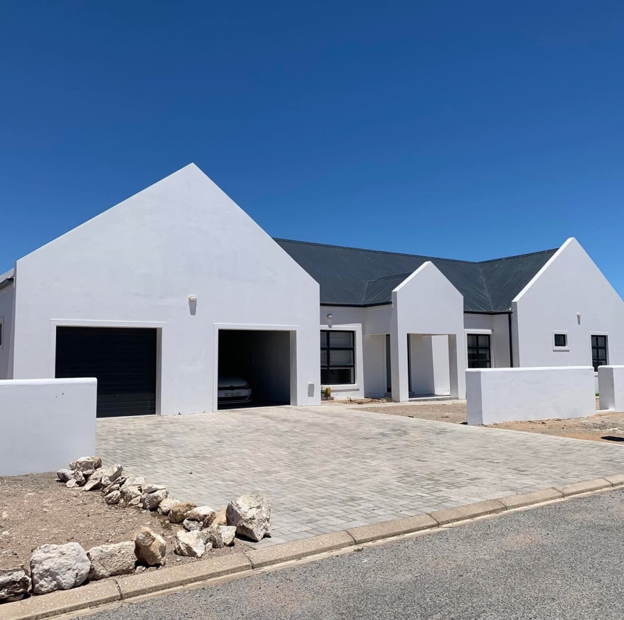 4 Bedroom Property for Sale in Hoogland Western Cape